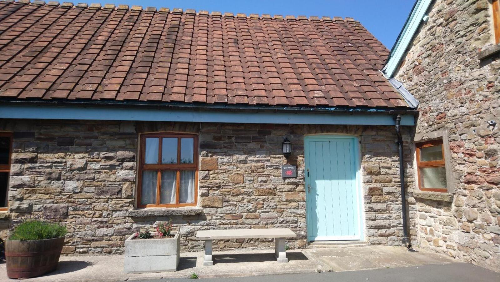 Tyncellar Farm Holiday Cottages Margam Room photo